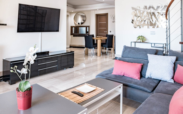 Bp7c.2a Beachfront Penthouse With Private Pool
