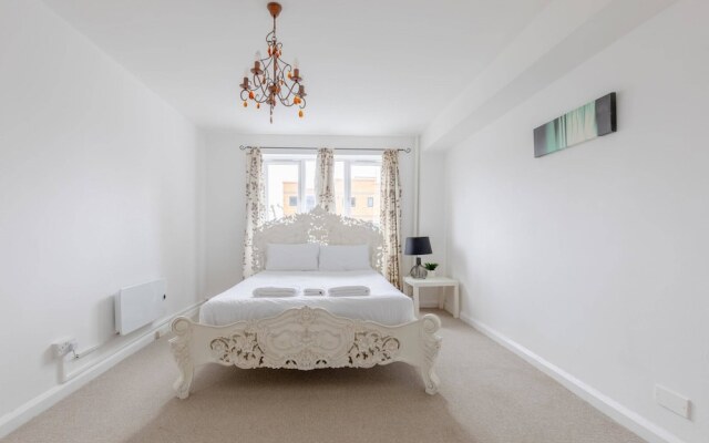 Well Located 2BD Flat 20 Mins to Tower Bridge!