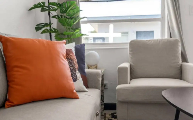 Relaxed Vibe Near Beach Parking Fast Wi-fi