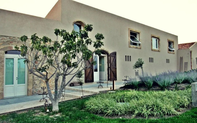 Scilla Maris Charming Suites