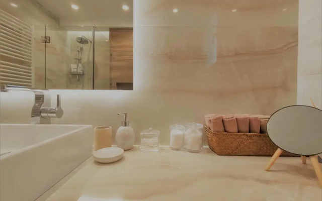 Luxury Garden Apartment Glyfada