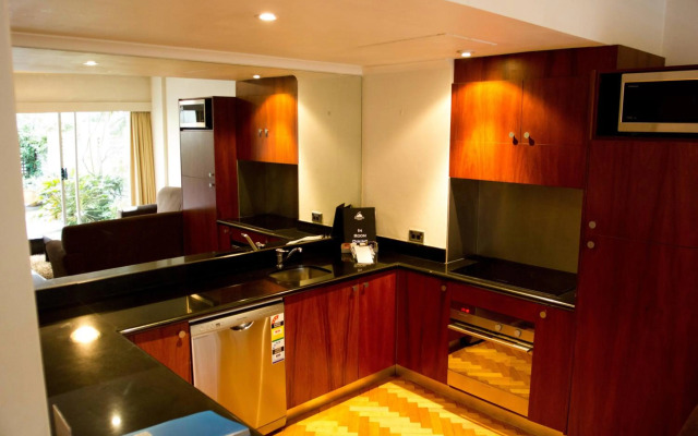Macleay Hotel