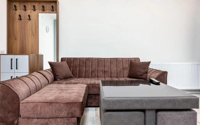 Ground Floor Bright Luxury 1Bedroom Apartment with Free Parking