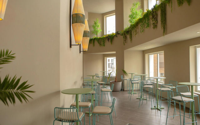 Отель Riu Plaza España