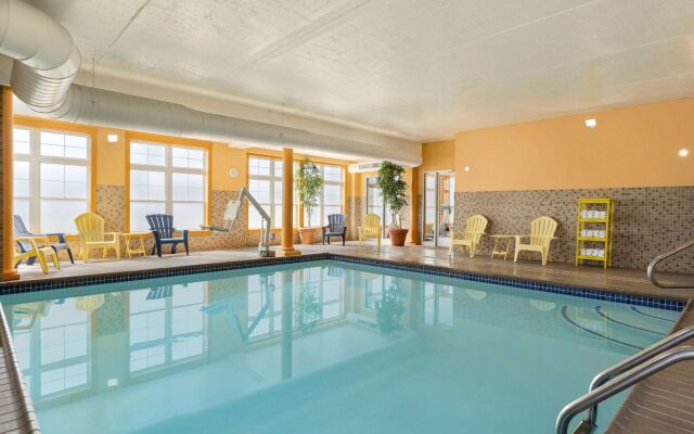 Spark by Hilton Portland Airport Maine Mall