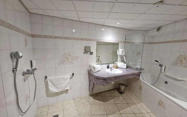 Logis Hotel Auberge du Lac