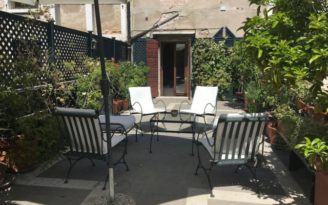 Luxurious Palazzo in Venice in the Rialto Area With Housekeepercook