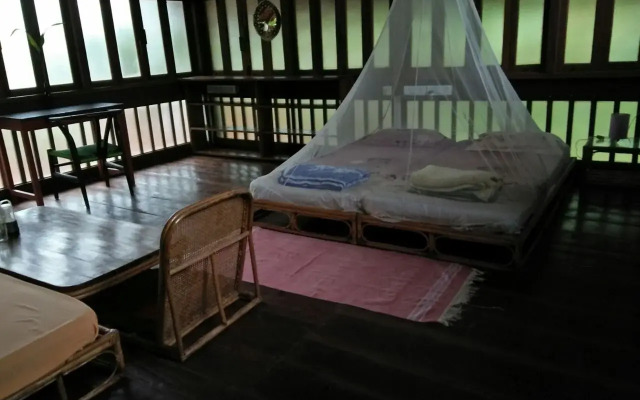 Chikoo House