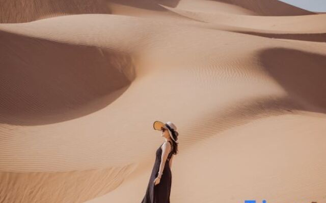 Shapotou No.66 Desert Camping Base