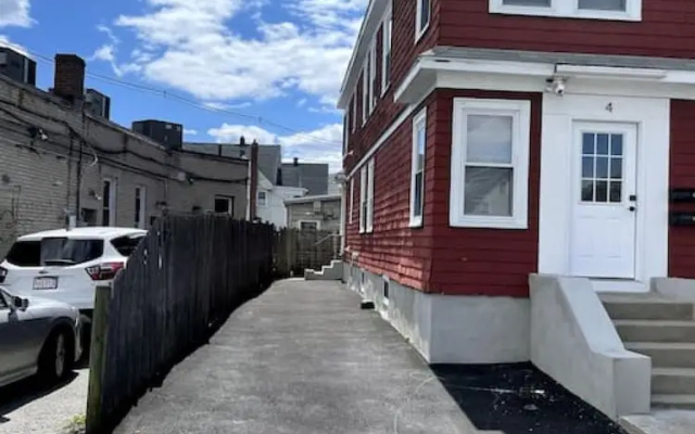 Modern Two Bedroom Condo - Near Boston