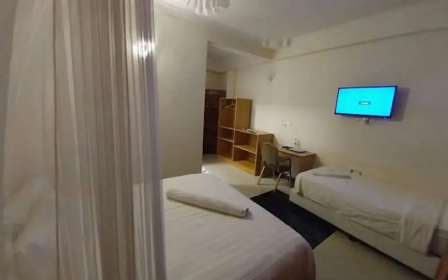 Hotel Discretion LTD