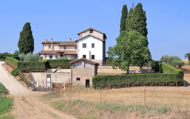 Trianon Country