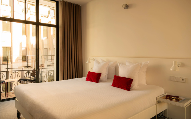 9Hotel Central - Image 6