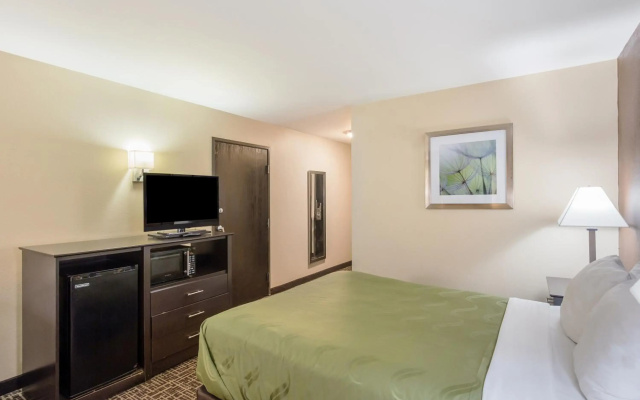 Quality Inn & Suites Caseyville - St. Louis