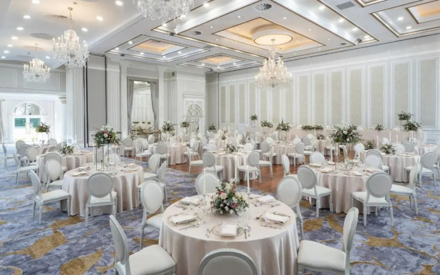 Tullyglass Hotel and Residences