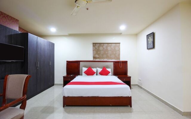 OYO 22737 Chandra Grand Hotel