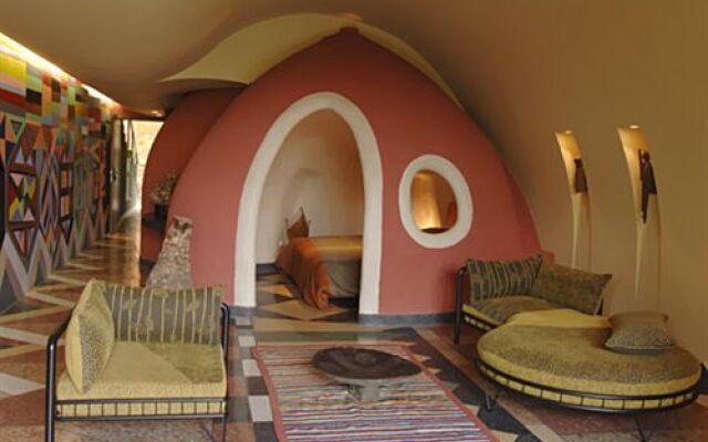 Des Arts Resort & Spa