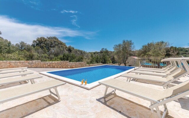 Nice Home in Verunic With Outdoor Swimming Pool, Wifi and 5 Bedrooms