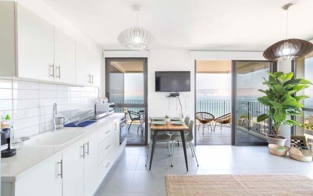 Lakeview Oasis