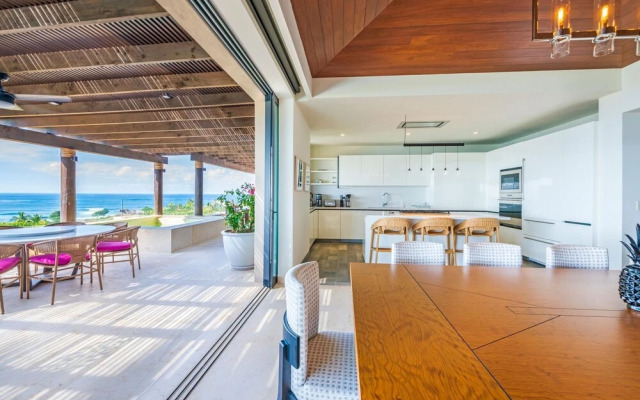 Sunny Vacation Condo 8