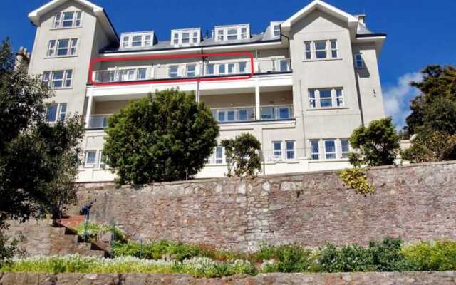 Beautiful Apartment in Torquay With Sea View