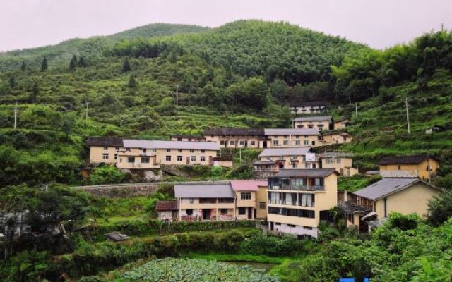 Yun Shang Wu Tian Guesthouse