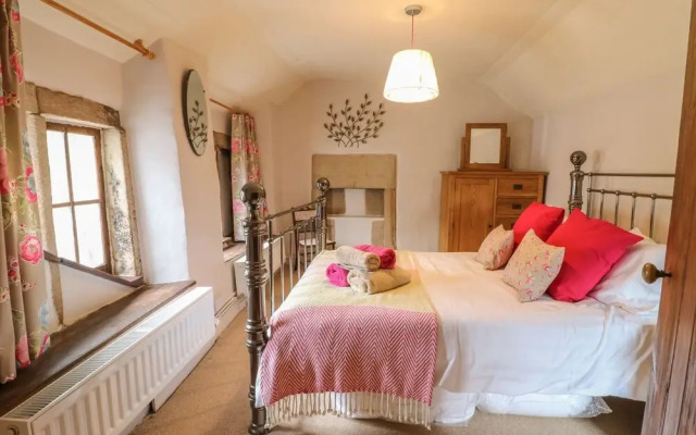 Holly Cottage