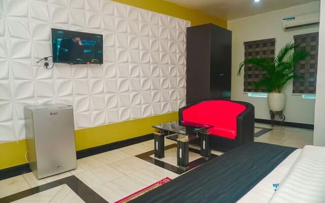 MountRoyal Centre Hotel and Suites