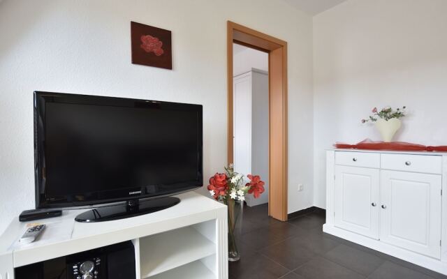 Modern Apartment in Ostseebad Boltenhagen Near Forest