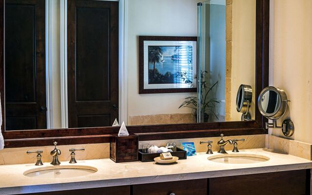 Grand Isle Resort & Residences