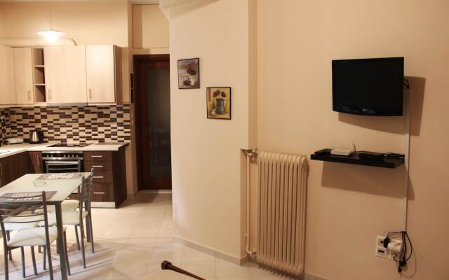 Studio in Pagkrati close to Euaggelismos metro
