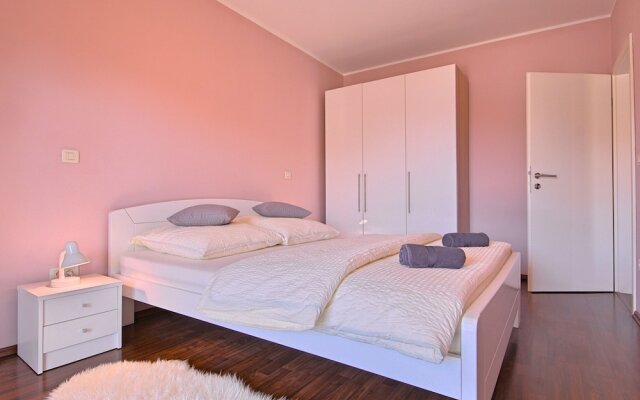 Lovely Apartment in Kaštel With Swimming Pool