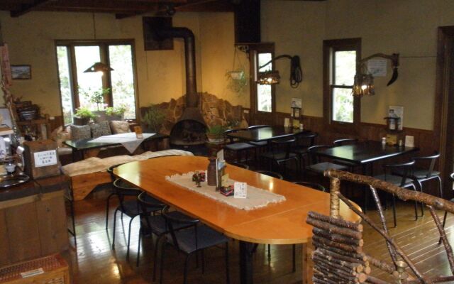 Pension & Restaurant Bistare Kana