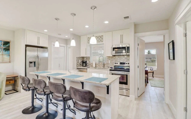 4836/4838 Esplanade St A