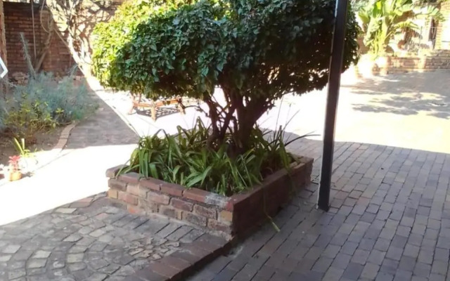 497 on west ave guest house