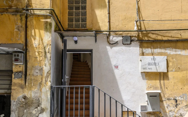 Vico Graziella 12 in Naples