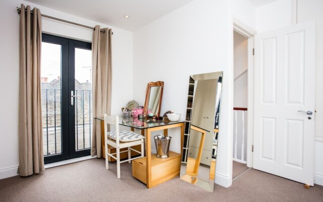 Wonderful 4 Bedroom Home In Kensal Rise