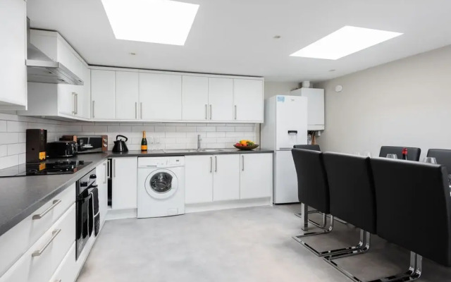 Platinum House in Camden 9956