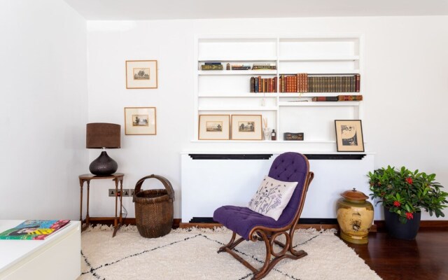 Quiet Kensington Mews House