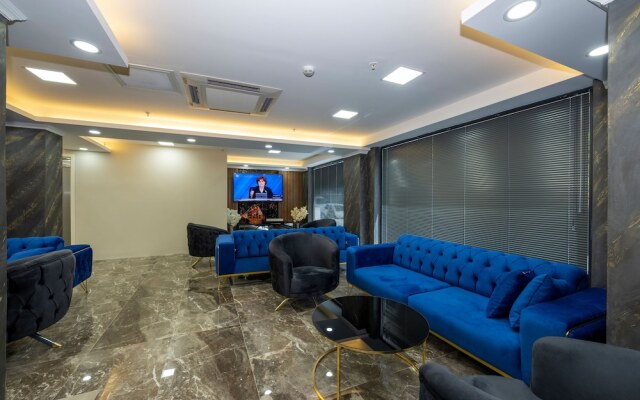 Skystar Deluxe Hotel