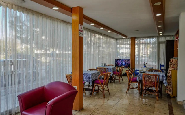 Sazak Otel