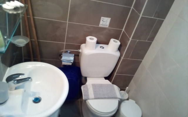 Nikos Apartments