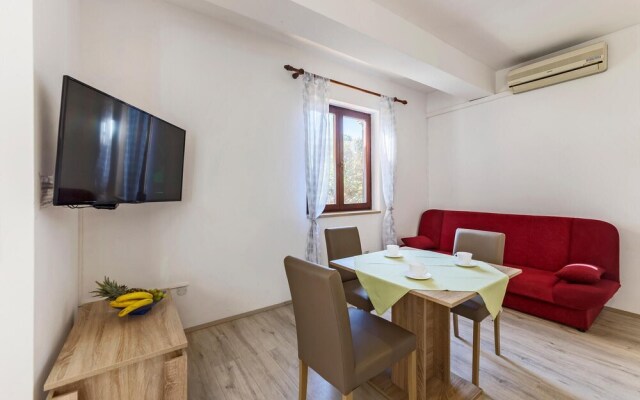 Amazing Apartment in Rovinj With Wifi