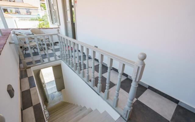 LIVIN HYDRA 2 -Luxury Apartments