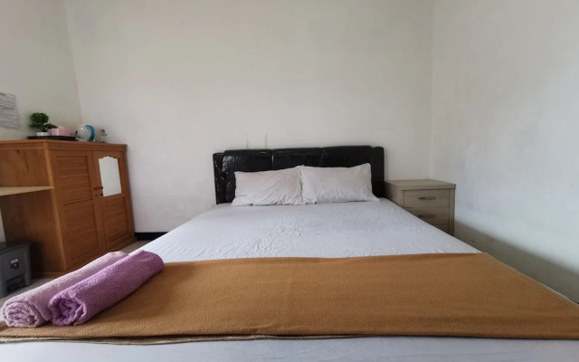 OYO 94061 Bungas Guesthouse Syariah