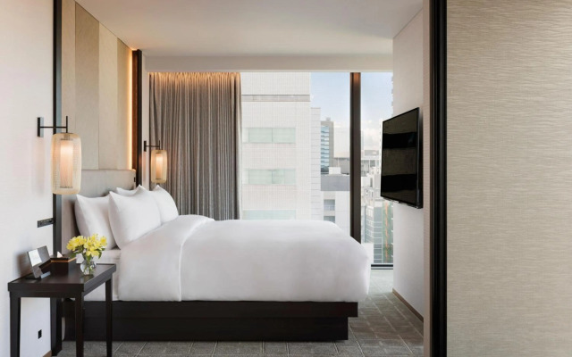 Tiad, Autograph Collection