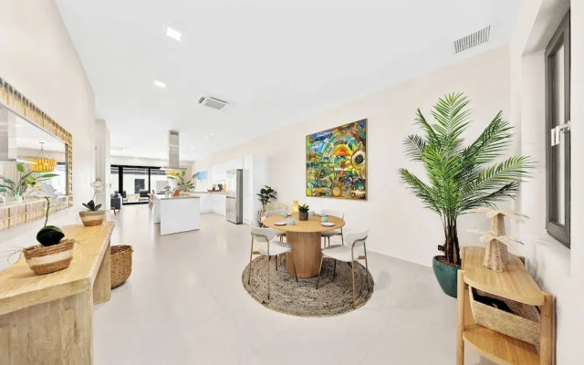 Catalina Residence Apt 3 - L.g. Smith Boulevard 546-j