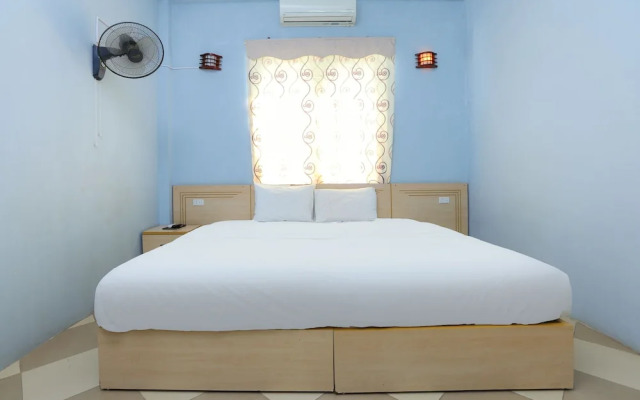 OYO 593 Bach Duong Hotel