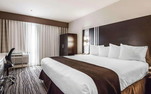 Comfort Hotel Vancouver Airport