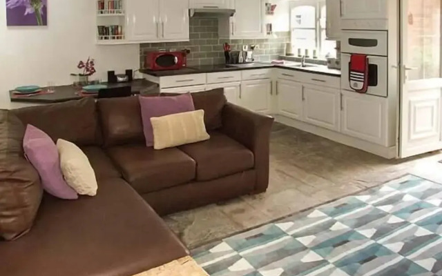 Finwood Cottage 1